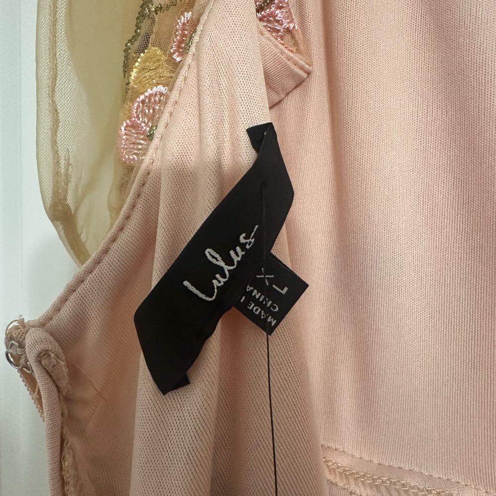 Lulu's Blush Dress with Gold Embroidery - Picture 4 of 5